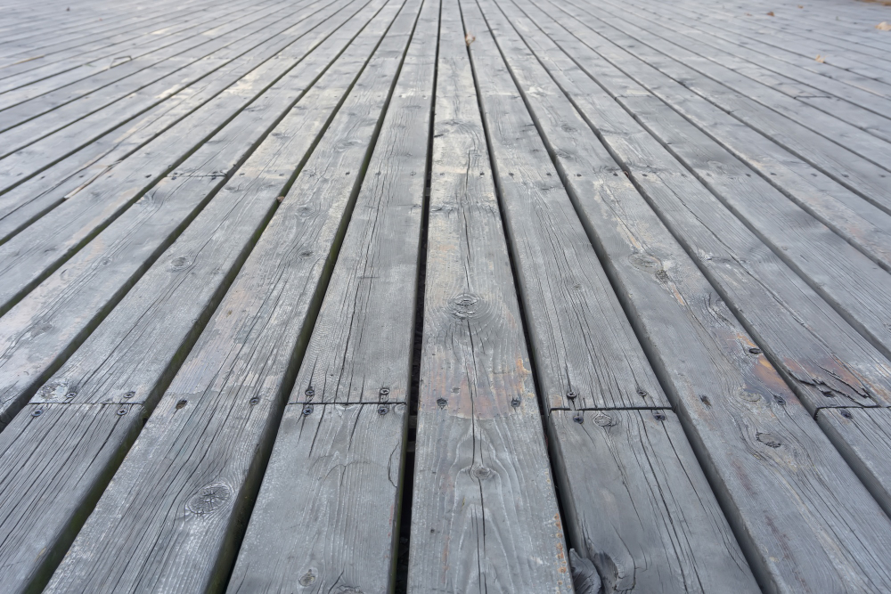 Rénover terrasse en bois décolorée