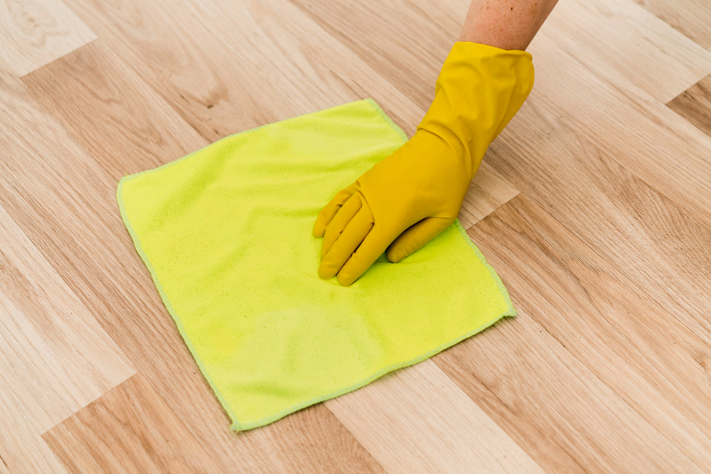 Rénover un vieux parquet sans ponçage