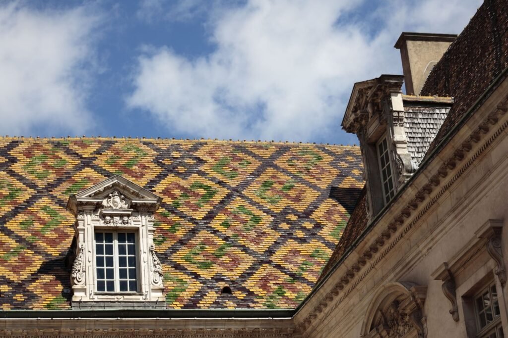 Démoussage toiture dans l'Ain
